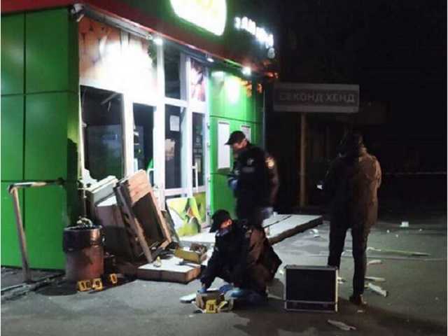 Ночью в Киеве взорвали банкомат