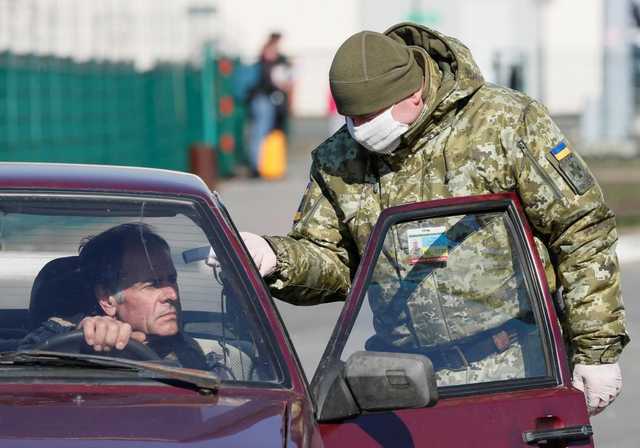 Украина закрывает еще 10 пунктов пропуска на границе в связи с коронавирусом