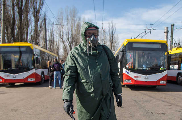 Кондуктори та священники: перевірки на коронавірус по-хмельницькому