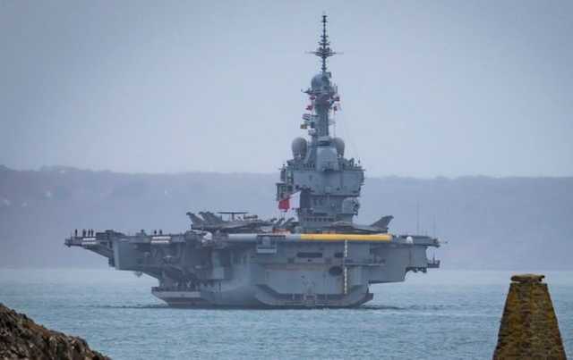 Треть экипажа авианосца "Шарль де Голь" заразились коронавирусом