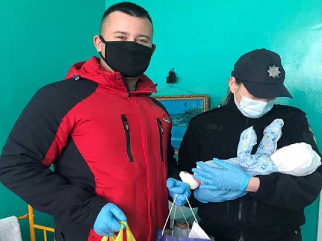 Жили в зарослях: в лесу на Херсонщине обнаружили женщину с новорожденной девочкой