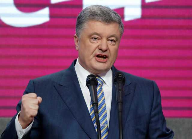 Порошенко закликав владу “не гратися з вогнем” і ухвалити “антиколомойський” закон