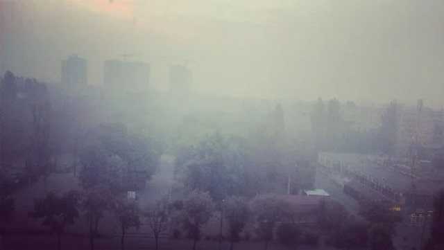 Задымление в Киеве и области не несет химической и радиологической угрозы, - ГосЧС