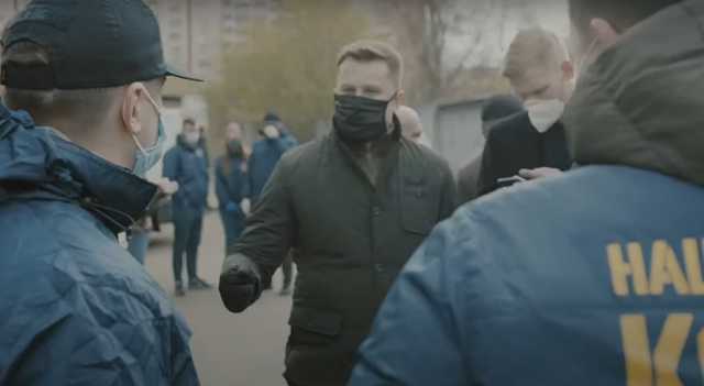 В Украине две ментальности - волонтеры и мародеры, - Билецкий