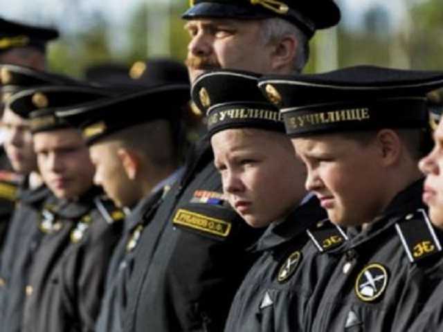 Коронавирус сильнее: репетиции к параду в Москве закончились массовым заражением COVID-19