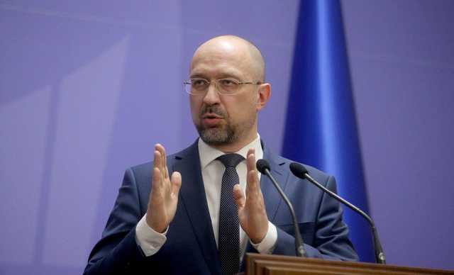 Шмигаль доручив головам ОДА контролювати своєчасність виплат медпрацівникам