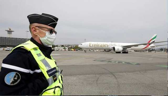 Авиакомпания Emirates Airline начала брать анализ крови у пассажиров перед полетом