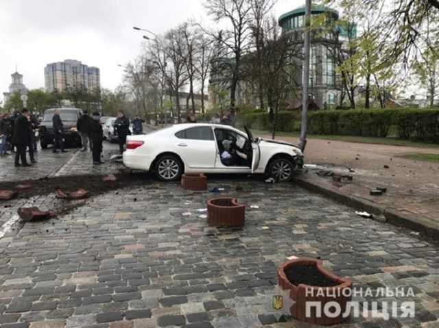 ДБР склало протокол через пошкодження стовпа на Майдані