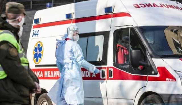 За сутки COVID-19 в Украине заболело 42 детей и 16 медиков