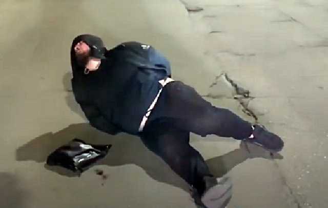 У Києві злочинець випустив три кулі в поліцейського