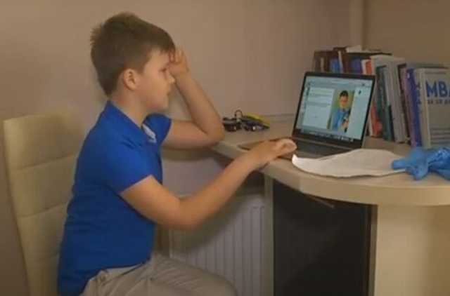 Юный львовянин придумал, как приучить украинцев надевать маски