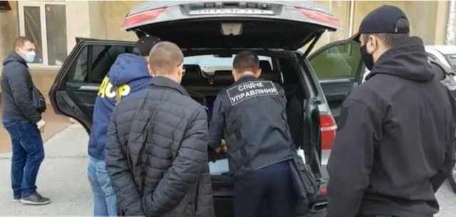 Под Одессой бандиты похитили парня и жестоко пытали его на кладбище