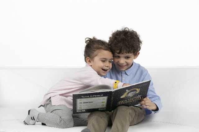 Нова пошта дарує дітям із соціально вразливих родин 300 тисяч книг