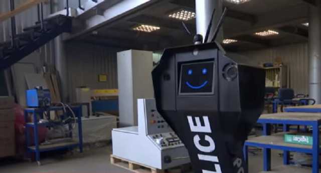 Дистанционный электрошокер и слезоточивый газ: В Запорожье создали робота для патрулирования улиц