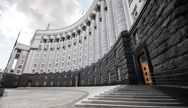 Кабмин сегодня планирует определиться с открытием продовольственных рынков