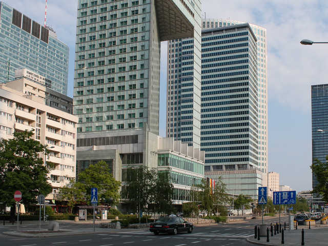 Польша возвращается к жизни: с 4 мая открываются музеи, гостиницы, торговые центры