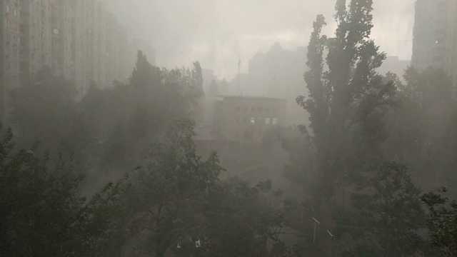 В Киеве объявили штормовое предупреждение на первый день мая