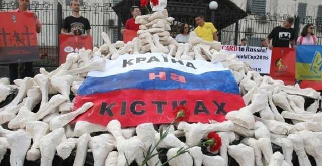 Россия на грани коллапса, но от этого она еще опасней – эксперт