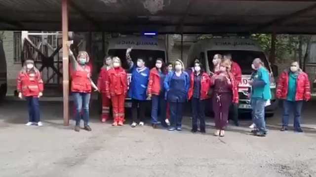 Работники "Скорой помощи" вышли на акцию протеста из-за мизерных доплат