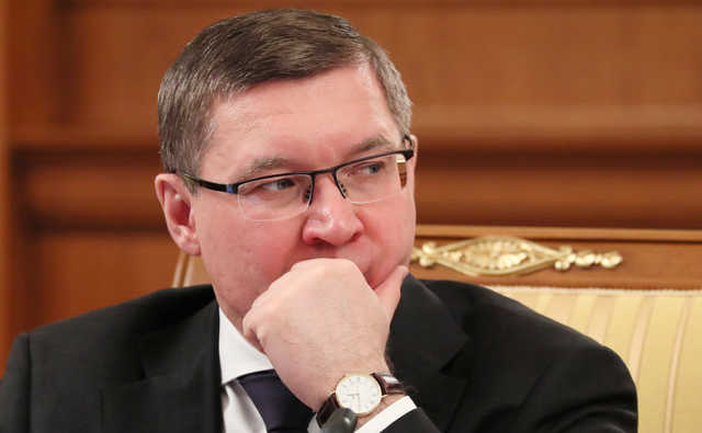 В РФ министр строительства и его заместитель заразились коронавирусом