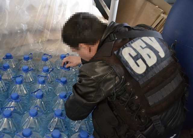 В Сумах разоблачили подпольное производство опасного антисептика, который продавали медучреждениям