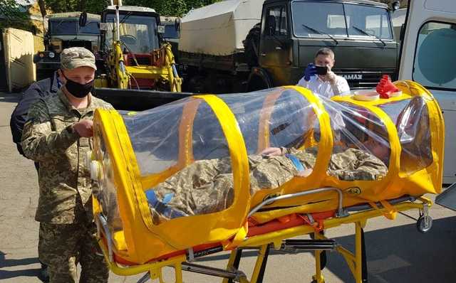 Військові медики отримали капсулу для транспортування людей з COVID-19