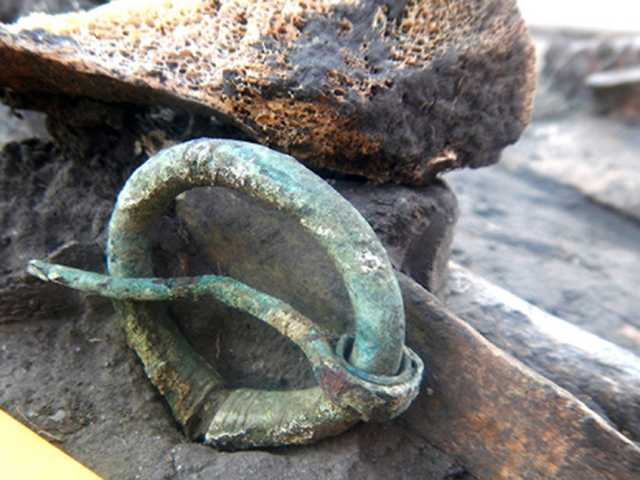 Под Киевом археологи раскопали могильник балтов с артефактами