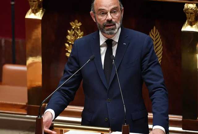 Премьер Франции объявил о выходе страны из карантина