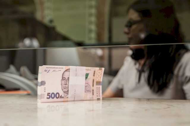 Банки и Новая почта изменили график работы из-за Дня победы