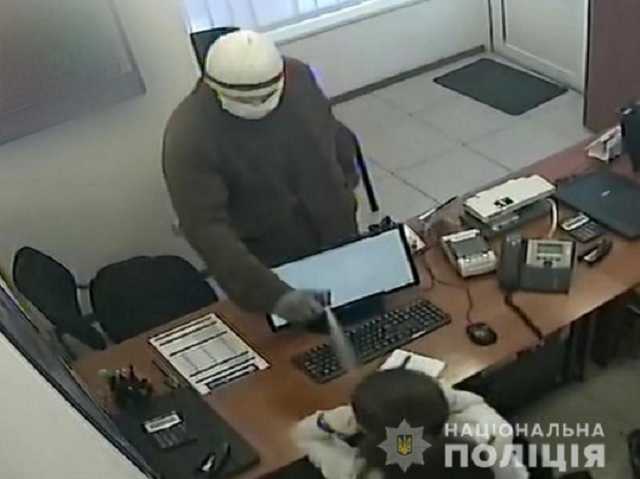 В Киеве задержали россиянина, который грабил аптеки и кредитные организации