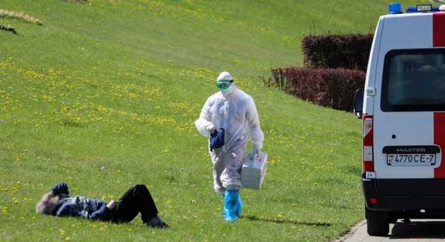 Чоловіка з COVID-19 затримали на репетиції параду в Мінську