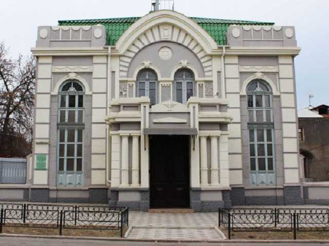 СБУ задержала нацистов, пытавшихся сжечь синагогу в Херсоне в день рождения Гитлера