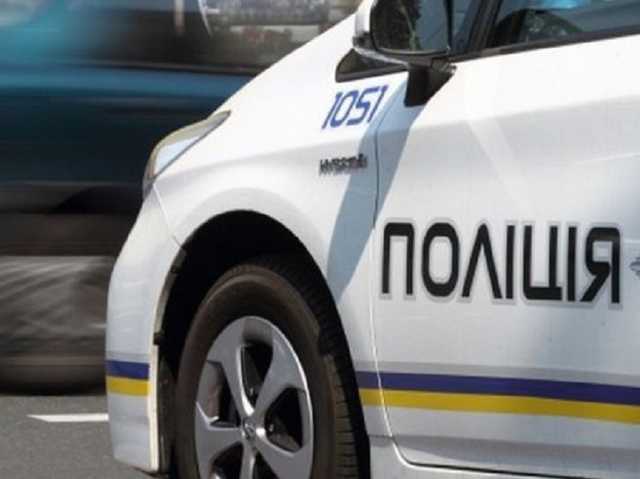 В Киеве пьяный мотоциклист сломал ногу полицейскому