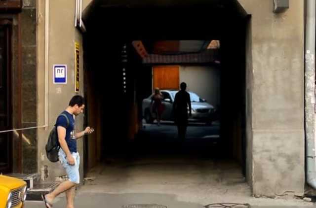 Харьковчан терроризируют соседи, устроившие "обстрел" фекалиями