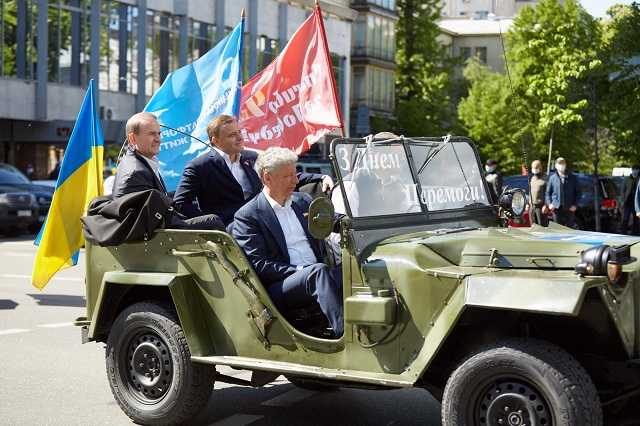 Киев взят: Зеленский без боя сдал столицу Медведчуку