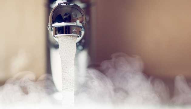 Отключат горячую воду и повысят тариф на газ: что ждет украинцев летом