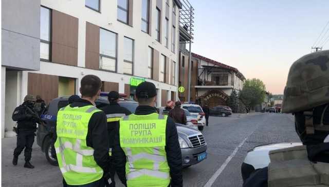 Под Львовом мужчина угрожал взорвать ресторан