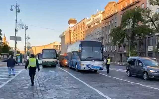 Автоперевозчики парализовали центр Киева: готовится масштабный протест