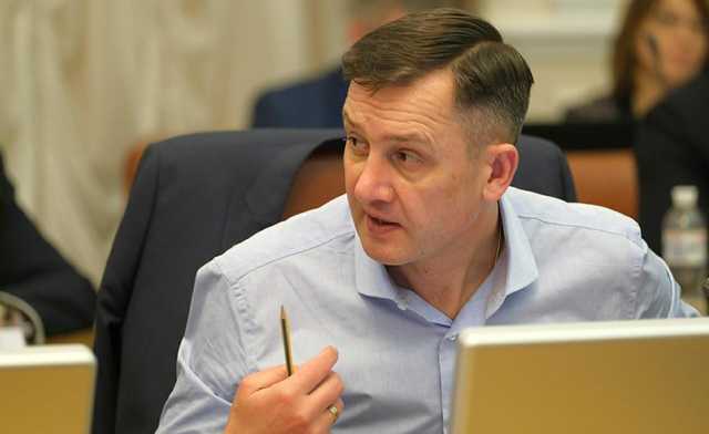 Провідний радник Офісу президента боїться "ліберастів" і критикує модель економіки США – Фурса