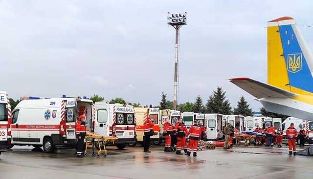 До Києва доставили борт з пораненими на Донбасі українськими захисниками