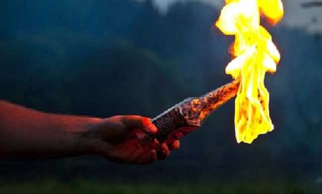 На Закарпатье бросили “коктейль Молотова” во двор нардепу