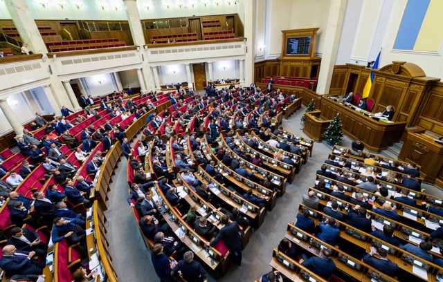 Нардеп: «Слуги народа» хотят узаконить двойное гражданство ОРДЛО