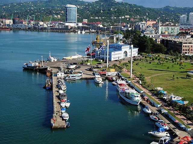 Туристический сезон в Батуми откроется для иностранцев с 1 июля