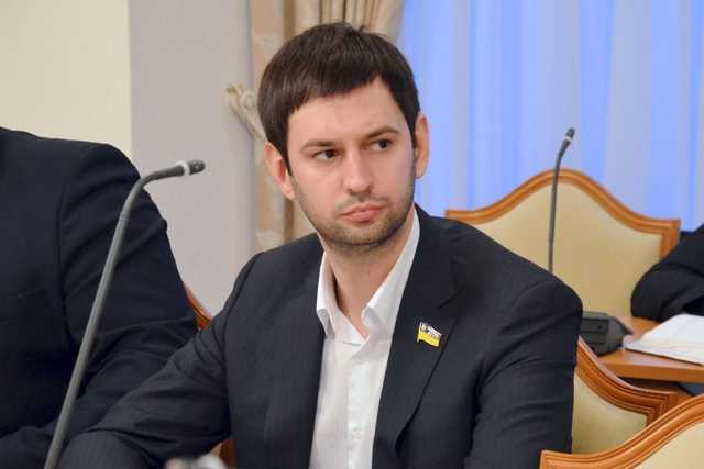 Екс-депутат від БПП збрехав у декларації про вартість придбаного елітного авто