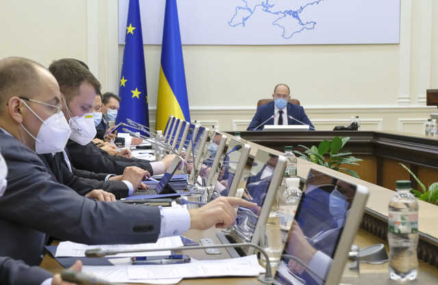 Кабмін розгляне послаблення карантину: які обмеження знімуть