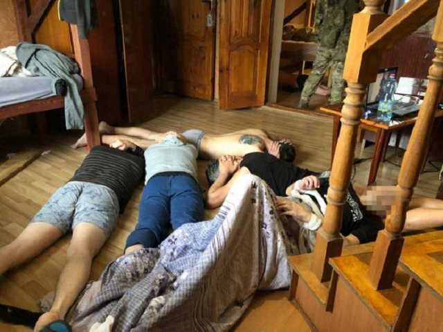 В Ровенской области разоблачили сеть "ребцентров", где принудительно удерживали почти 150 человек