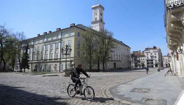 Львовщина официально продлила карантин: что происходит в области