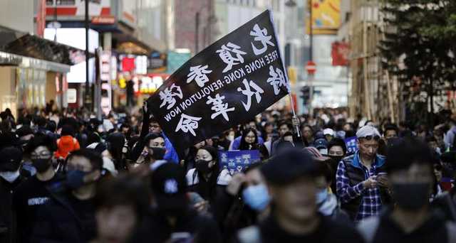 Полиция Гонконга разогнала протест слезоточивым газом