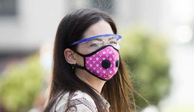 Как защититься от коронавируса с помощью загара: в МОЗ сделали заявление