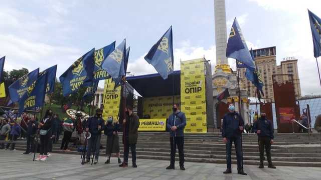 На Майдан стянули силовиков из-за акции против Зеленского